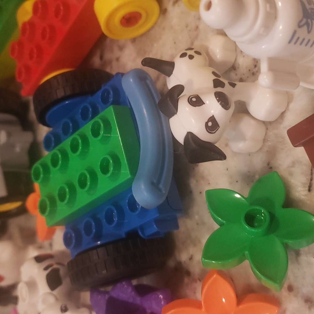 Legos - Picture 8 of 10